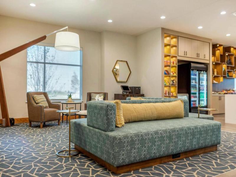 Holiday Inn Express Bettendorf Davenport NE by IHG image
