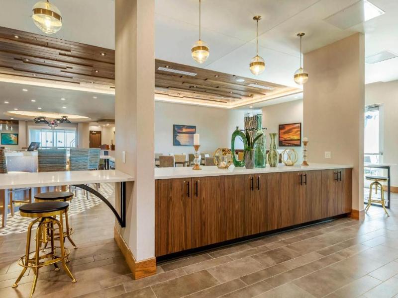 Holiday Inn Express Bettendorf Davenport NE by IHG image