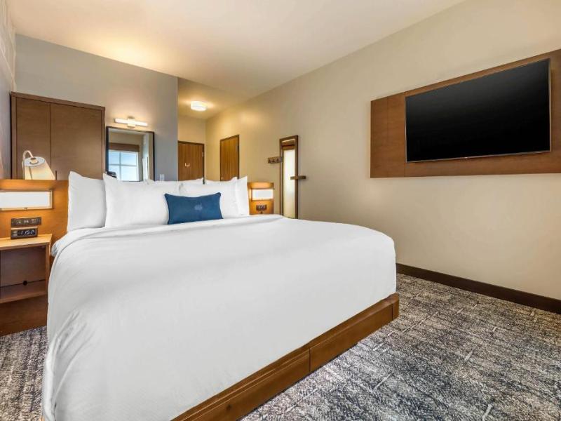Holiday Inn Express Bettendorf Davenport NE by IHG image