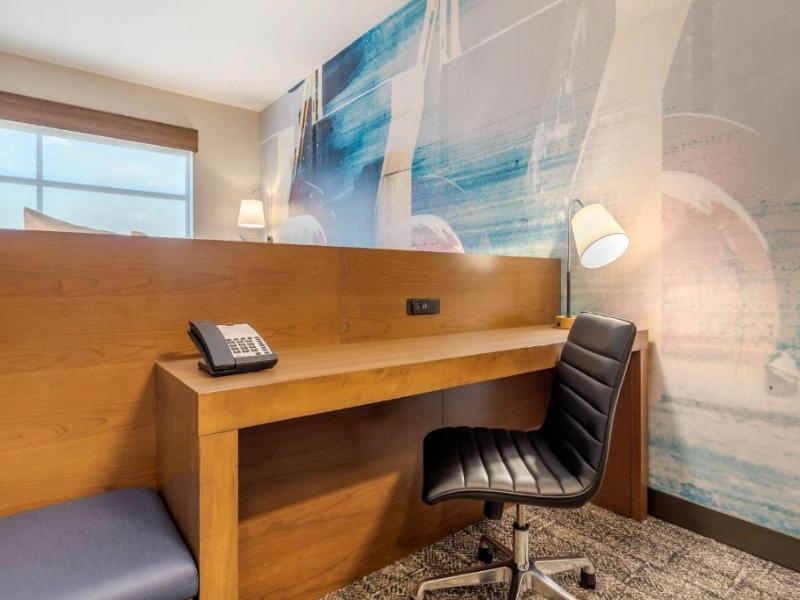 Holiday Inn Express Bettendorf Davenport NE by IHG image