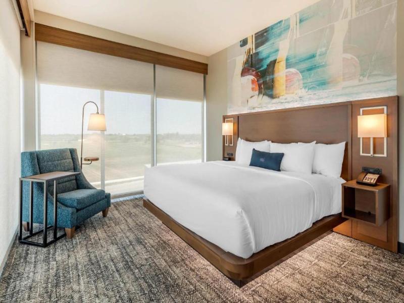 Holiday Inn Express Bettendorf Davenport NE by IHG image