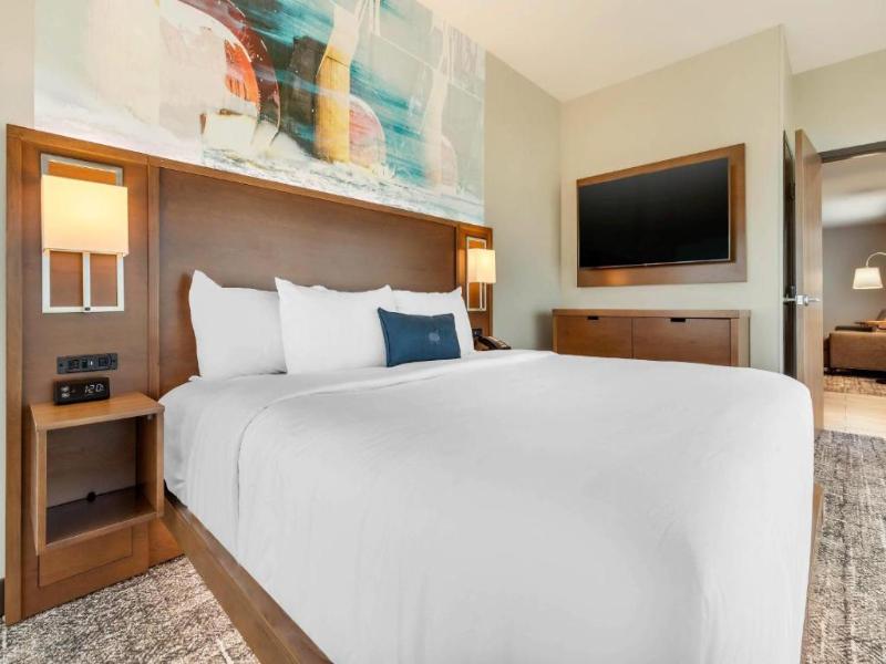 Holiday Inn Express Bettendorf Davenport NE by IHG image