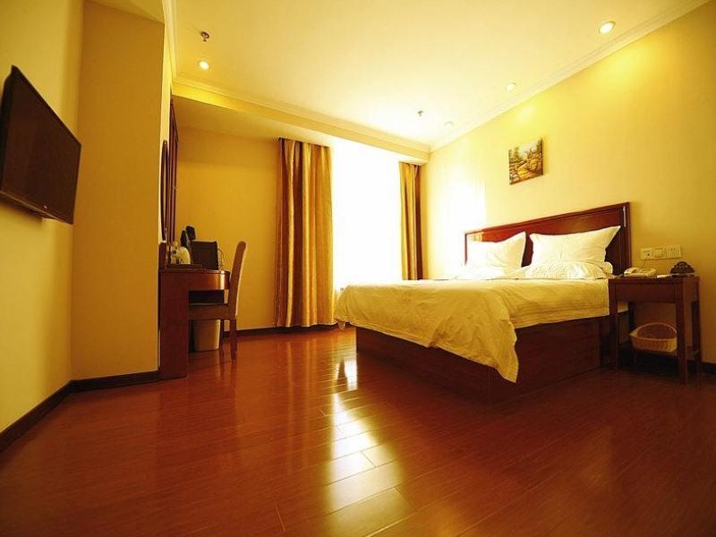 Greentree Inn Qinhuangdao Peace Avenue Express