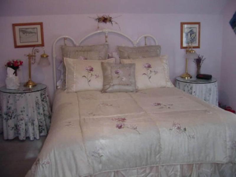 Apple Blossom Inn image
