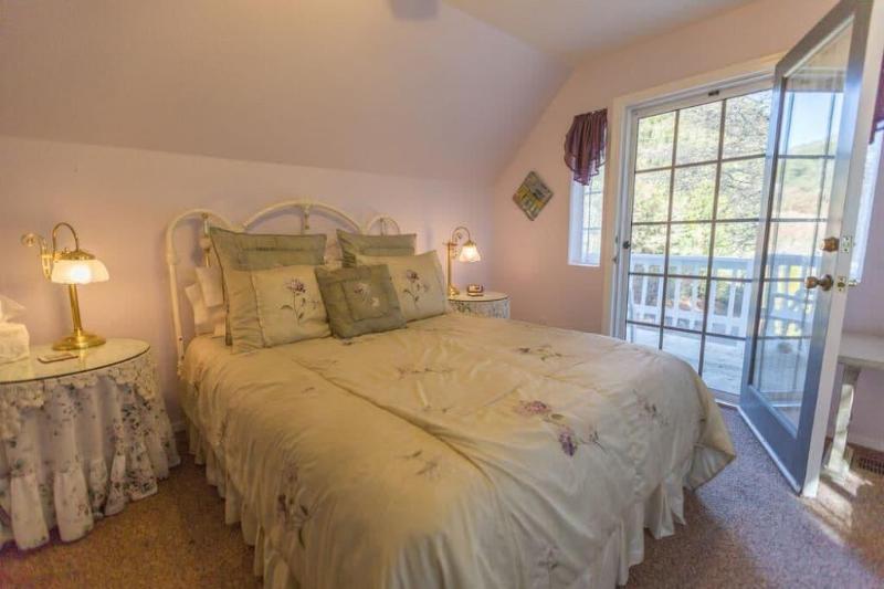 Apple Blossom Inn image