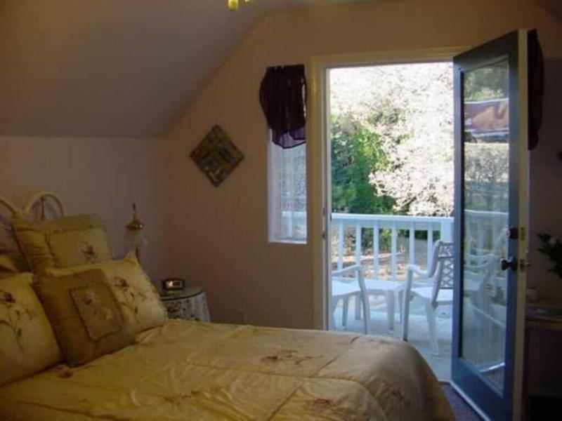Apple Blossom Inn image