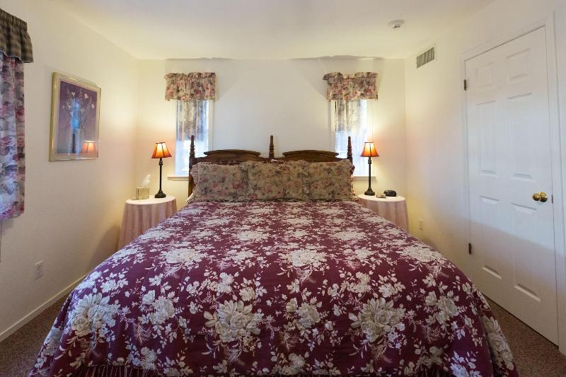 Apple Blossom Inn image