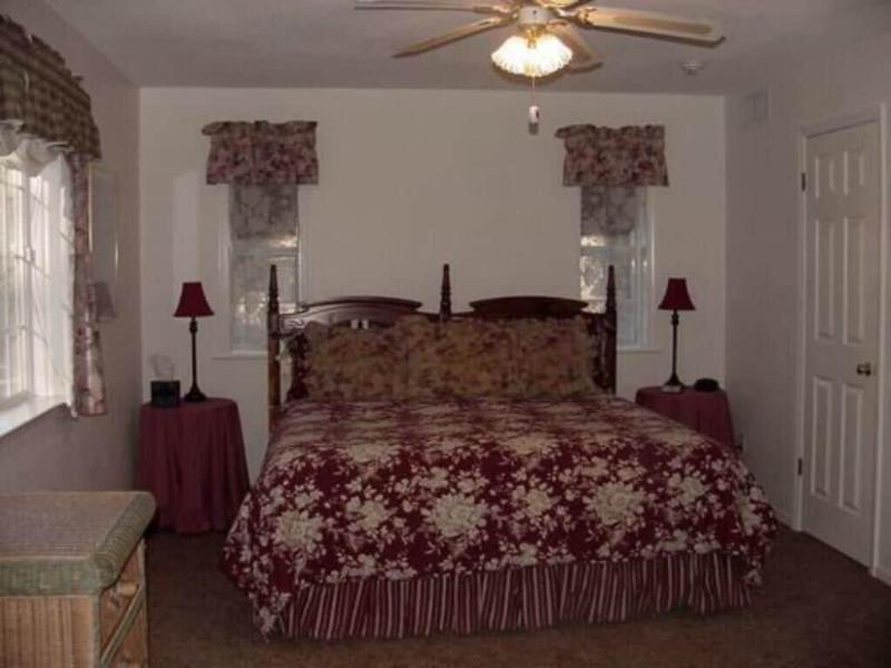 Apple Blossom Inn image
