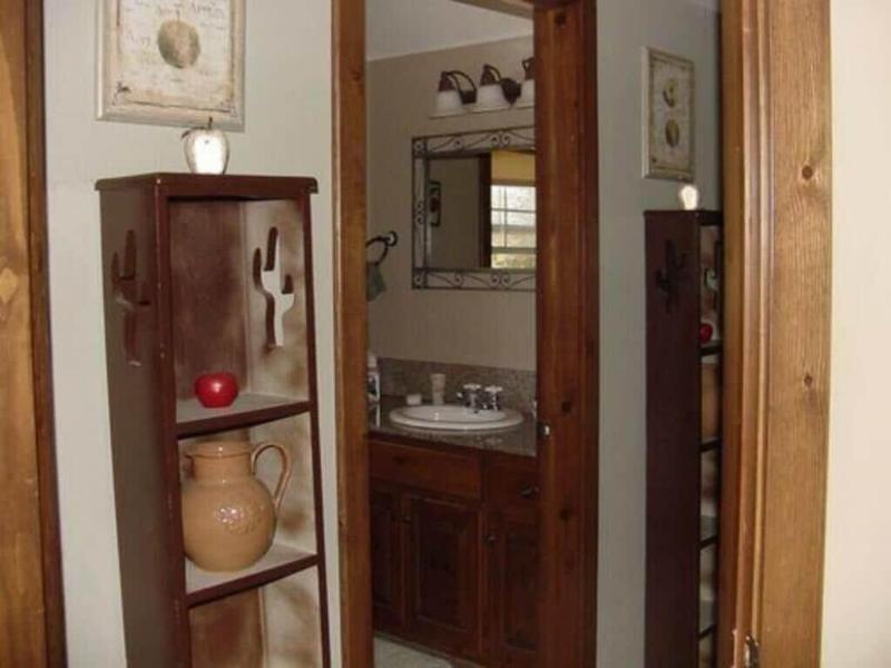 Apple Blossom Inn image