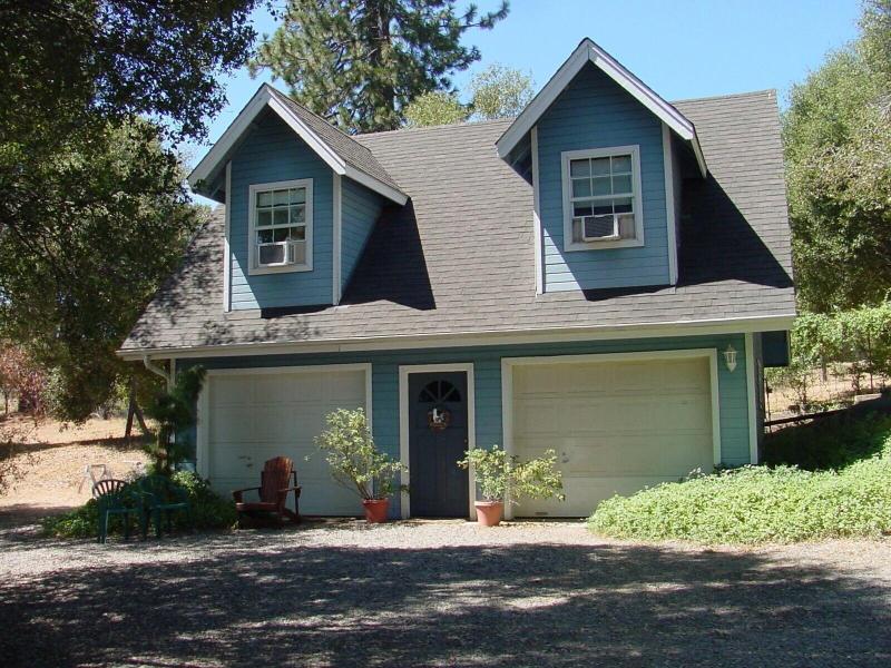 Apple Blossom Inn image