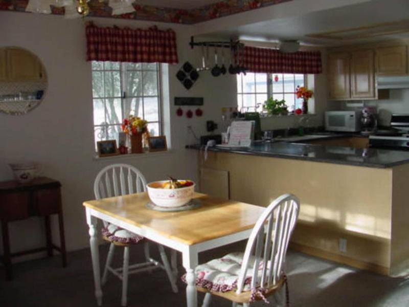 Apple Blossom Inn image