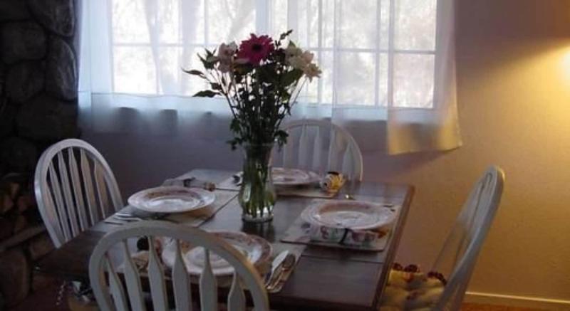 Apple Blossom Inn image
