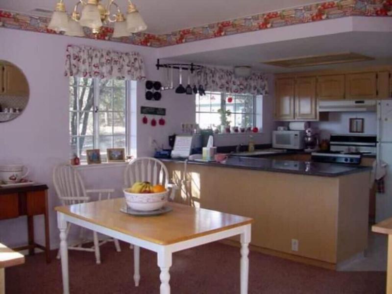 Apple Blossom Inn image