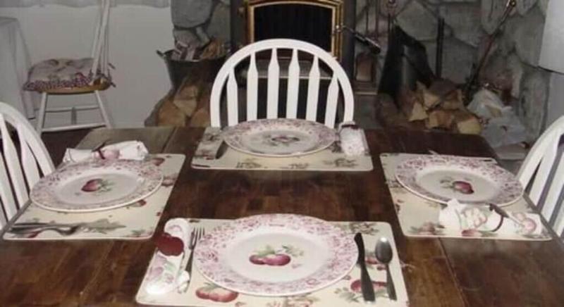 Apple Blossom Inn image