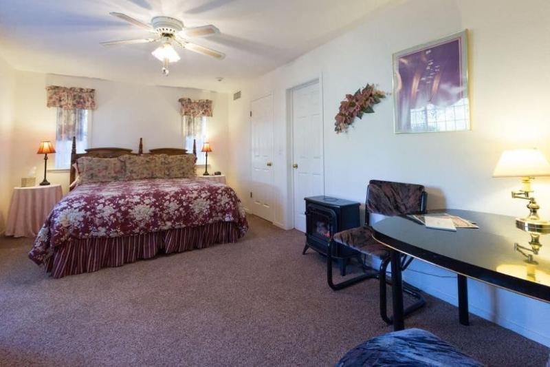 Apple Blossom Inn image