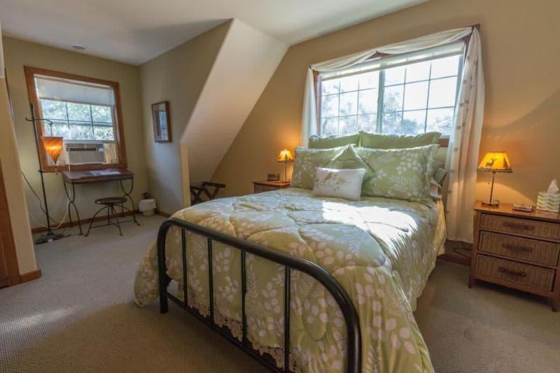 Apple Blossom Inn image