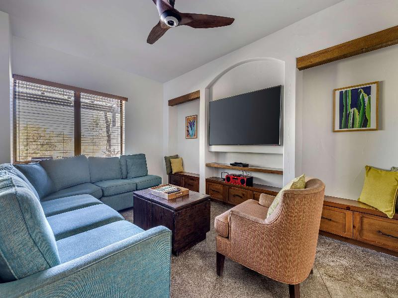 Hilton Grand Vacations Club Palm Desert image