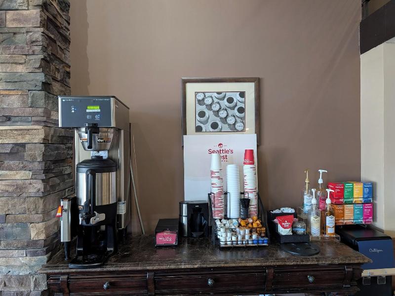 Boarders Inn Suites By Cobblestone Hotels Grand Is