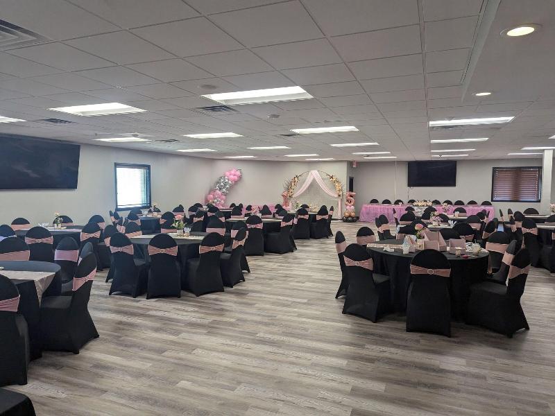 Boarders Inn Suites By Cobblestone Hotels Grand Is