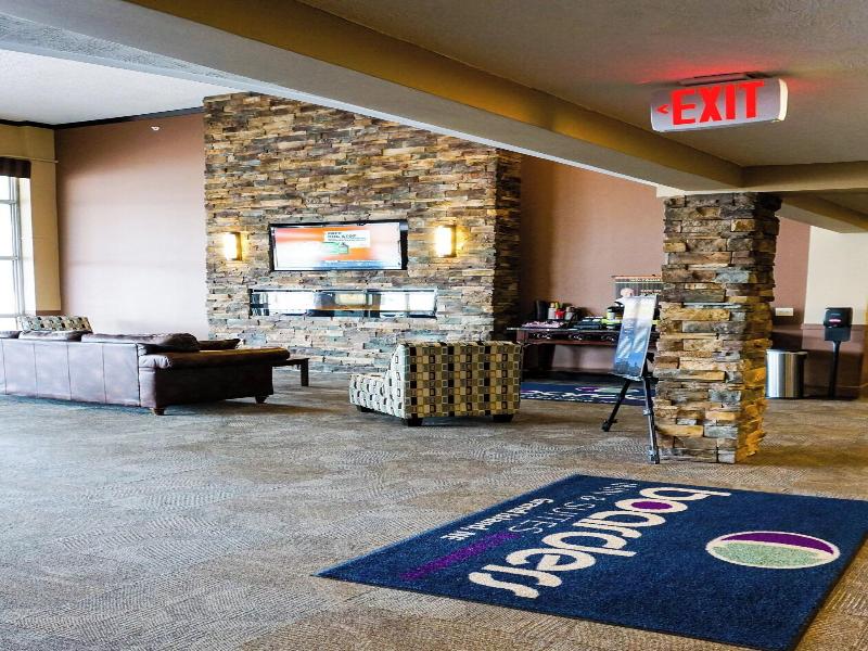 Boarders Inn Suites By Cobblestone Hotels Grand Is