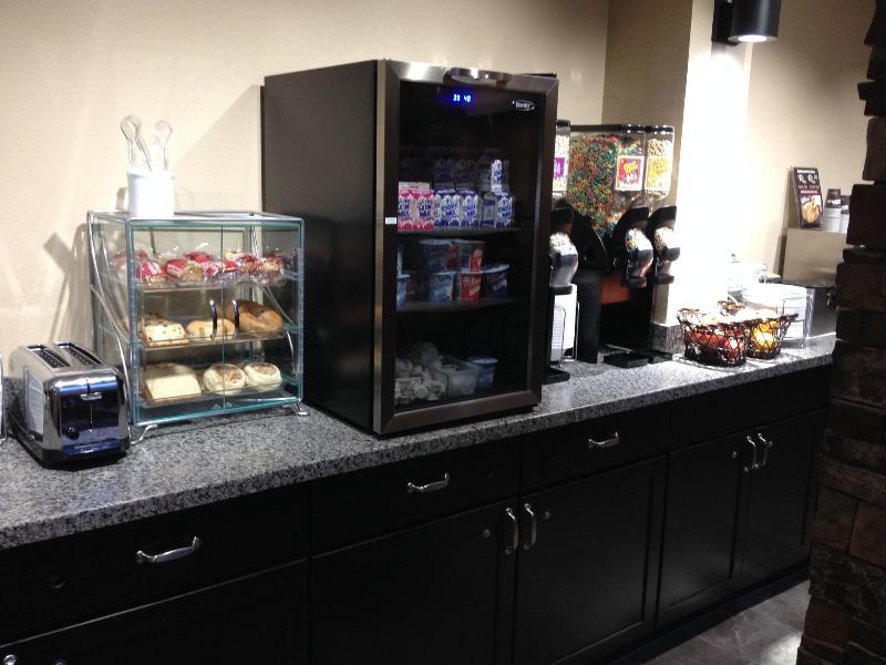 Boarders Inn Suites By Cobblestone Hotels Grand Is