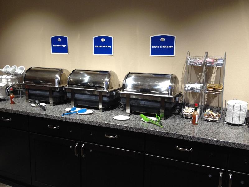 Boarders Inn Suites By Cobblestone Hotels Grand Is