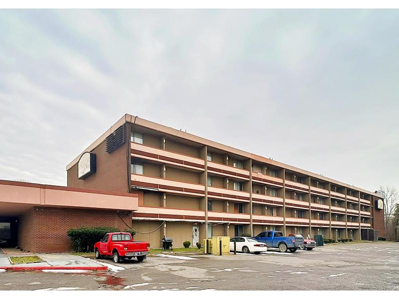 Airport Inn Memphis-Graceland by Hotel O 5