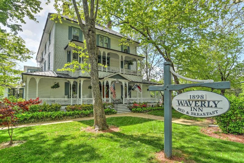 1898 Waverly Inn image