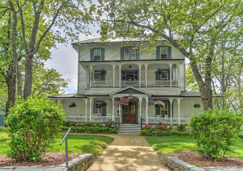 1898 Waverly Inn image