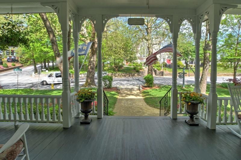 1898 Waverly Inn image