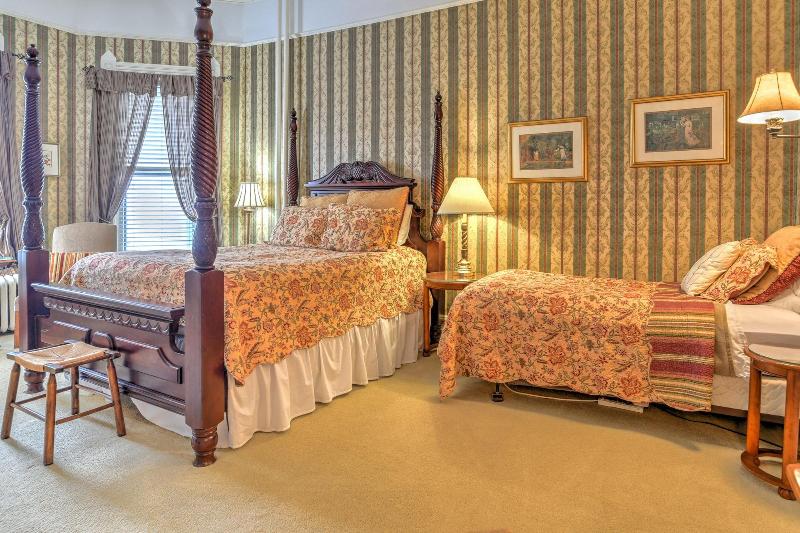 1898 Waverly Inn image