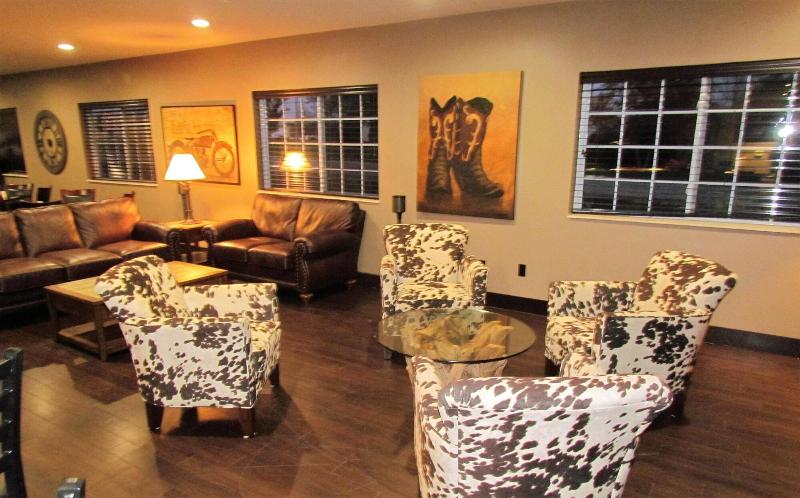 Oak Hill Inn Suites image