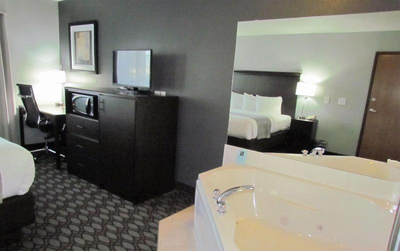 Oak Hill Inn Suites image