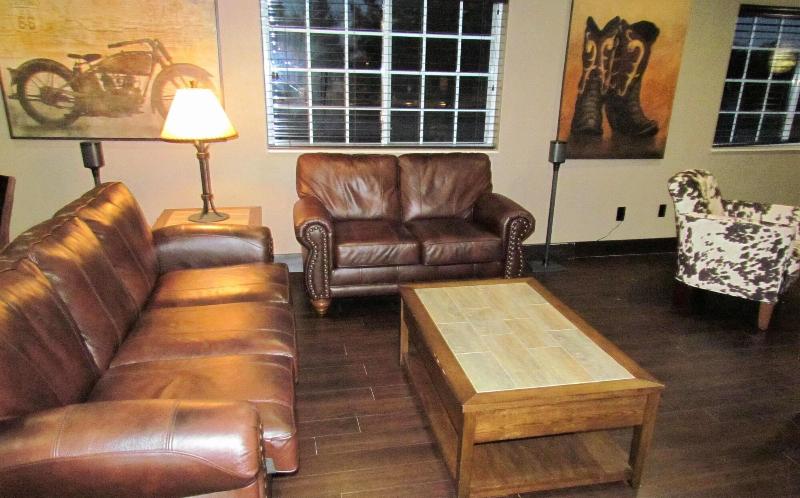 Oak Hill Inn Suites image