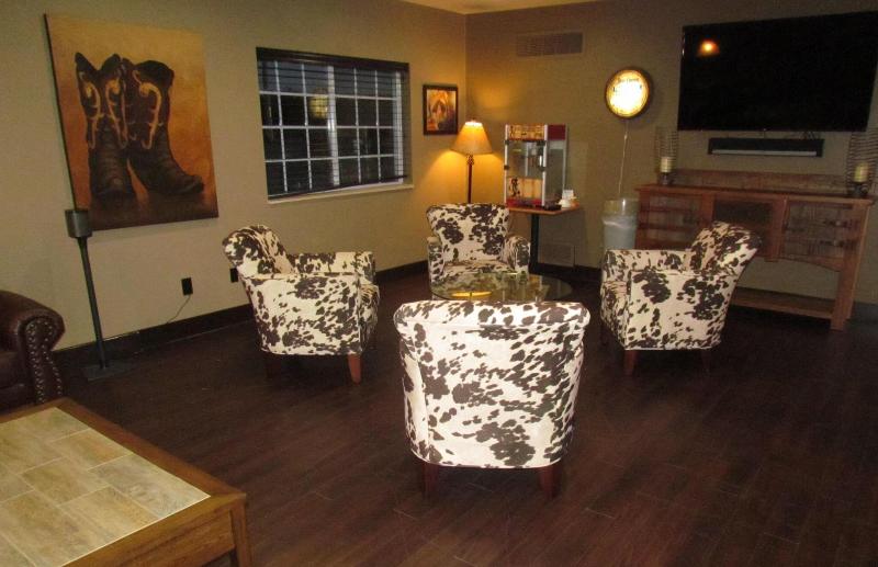 Oak Hill Inn Suites image