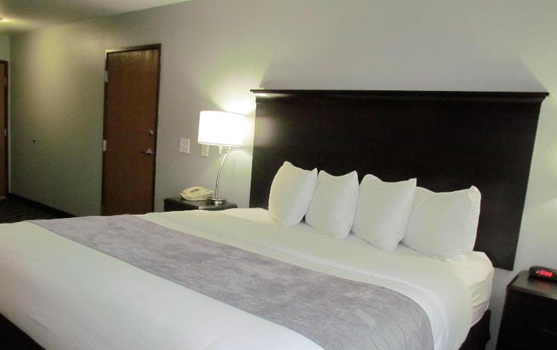 Oak Hill Inn Suites image