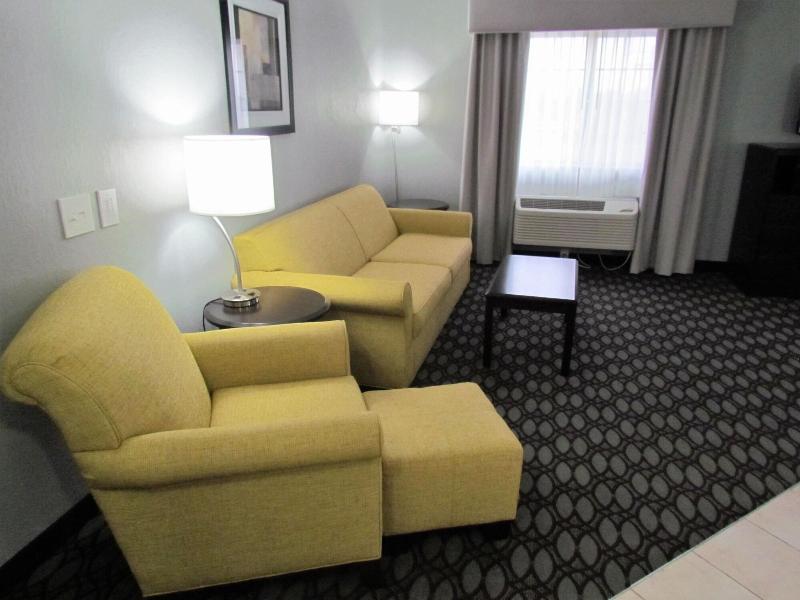Oak Hill Inn Suites image