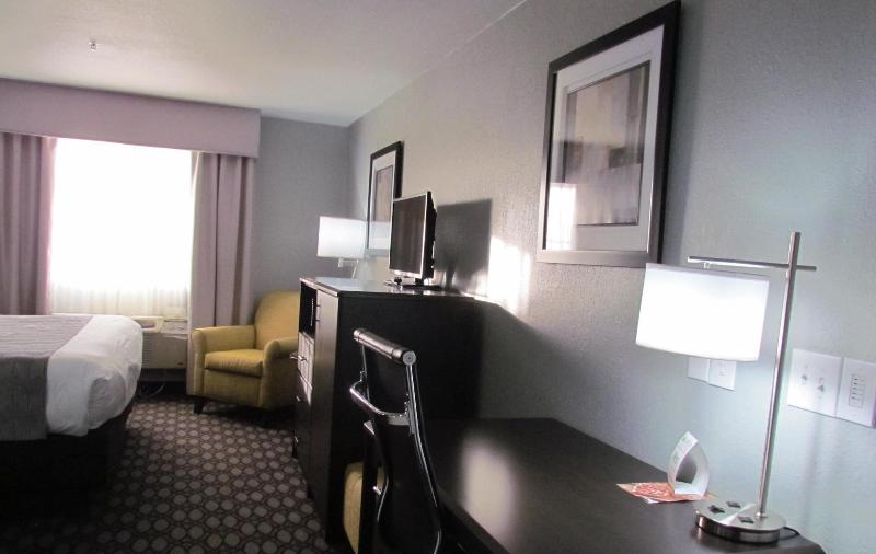 Oak Hill Inn Suites image