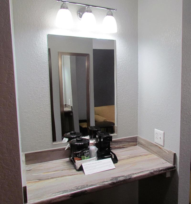 Oak Hill Inn Suites image