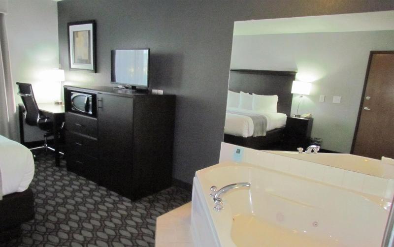 Oak Hill Inn Suites image