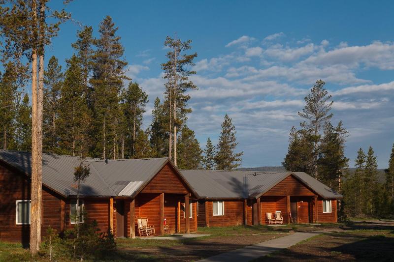 Headwater S Lodge Cabins At Flagg Ranch image