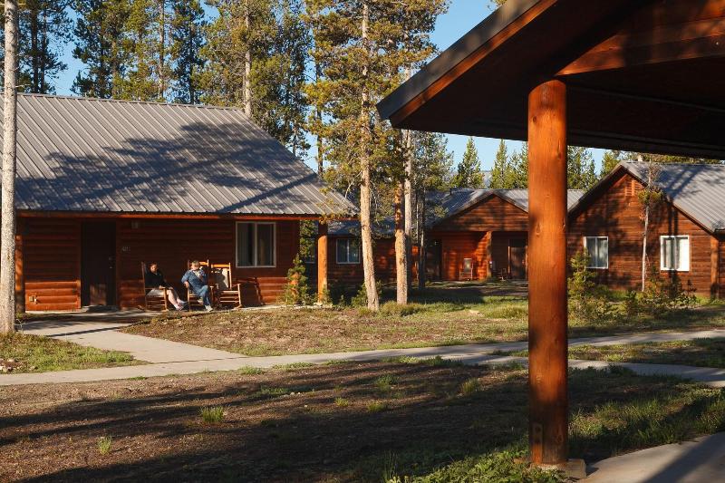 Headwater S Lodge Cabins At Flagg Ranch image