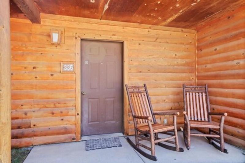 Headwater S Lodge Cabins At Flagg Ranch image