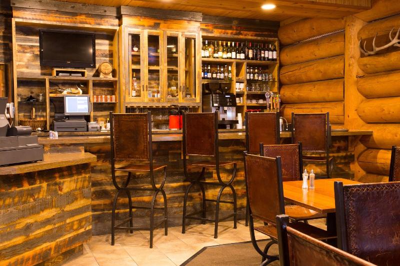 Headwater S Lodge Cabins At Flagg Ranch image