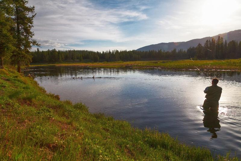 Headwater S Lodge Cabins At Flagg Ranch image