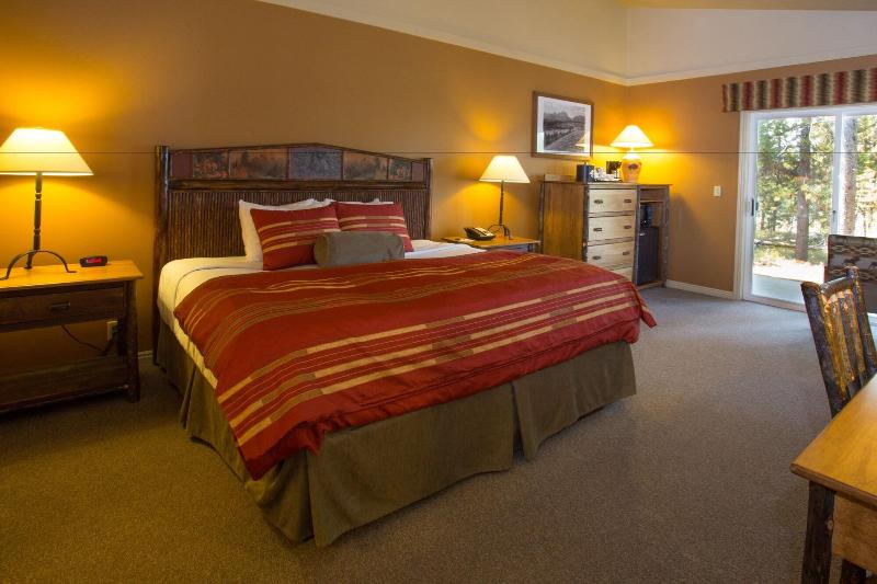 Headwater S Lodge Cabins At Flagg Ranch image
