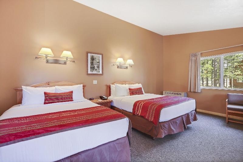 Headwater S Lodge Cabins At Flagg Ranch image