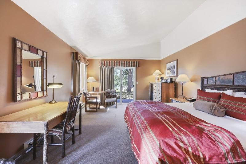 Headwater S Lodge Cabins At Flagg Ranch image