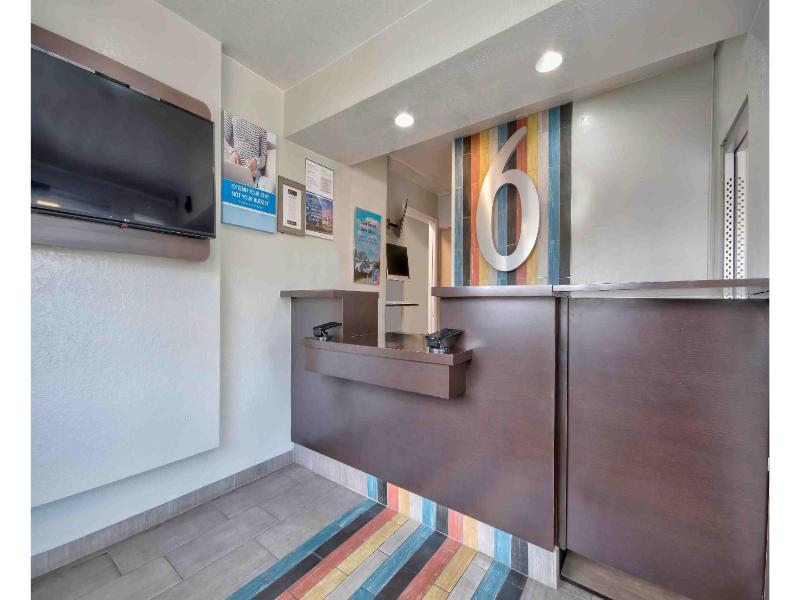 Motel 6 Albuquerque, NM - Midtown — view