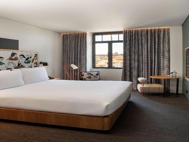 Se Catedral Hotel Porto, Tapestry Collection by Hi image